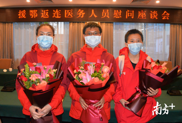 支援湖北、奮戰(zhàn)抗疫一線的莫文慶、曾慧、丘金霞3人入選2020年“清遠(yuǎn)市最美人物之最美醫(yī)生/護(hù)士”。黃津 攝