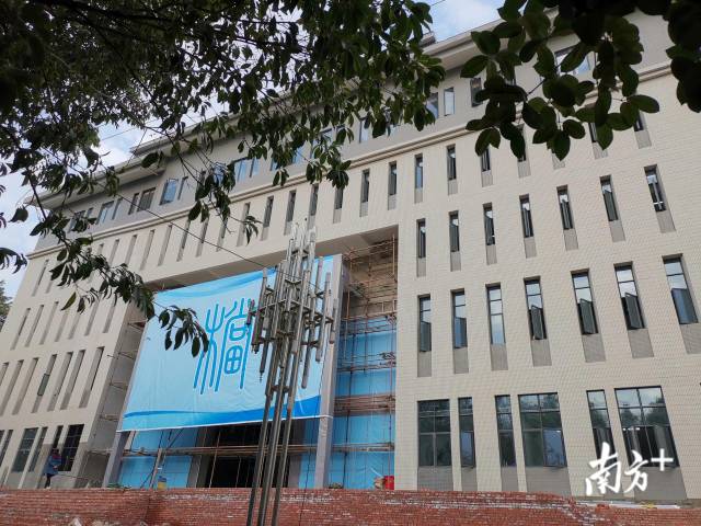 位于連州市青少年宮北側(cè)的連州市檔案館新館。