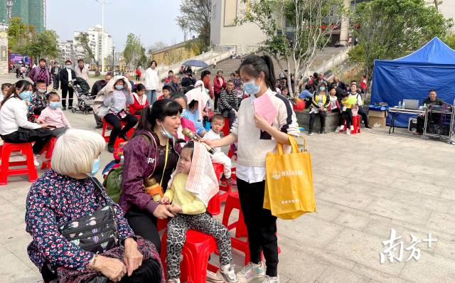 問答互動。段燦 攝