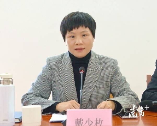 戴少枚強(qiáng)調(diào)，要提高食品安全工作水平，保障人民群眾“舌尖”上的安全。張曉欣 攝