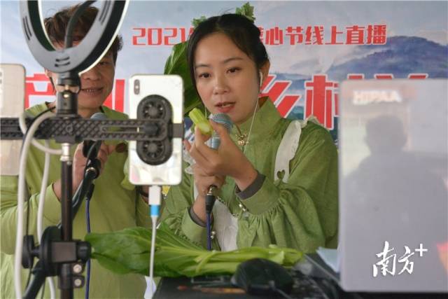 現(xiàn)場直播。張曉欣 攝