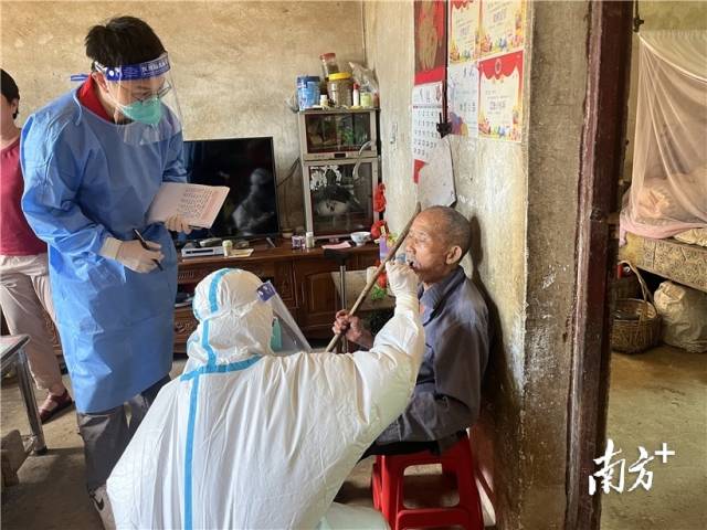 組織力量入戶檢測(cè)，全力推進(jìn)“應(yīng)檢盡檢”。