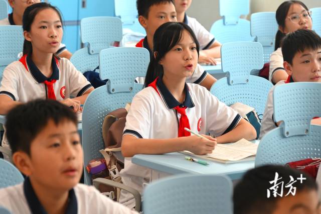 依托廣州六中連州實驗學(xué)校，連州實現(xiàn)了從“生源外流”到“反向招生”的歷史性轉(zhuǎn)變。黃津 攝