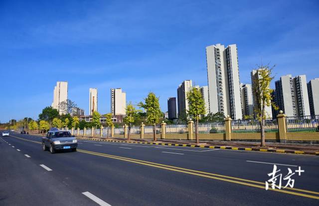 岡溪路。黃津 攝