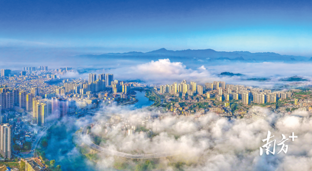 清遠(yuǎn)連州以奮斗為筆，加快打造“粵湘桂區(qū)域性中心城市”。丘貴星 攝
