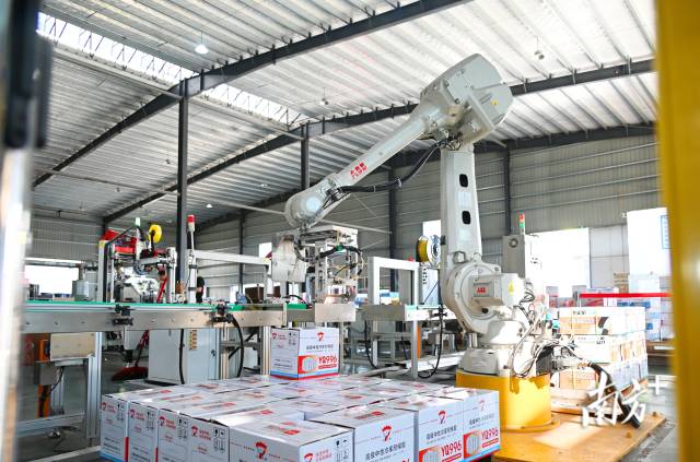 連州新增國家高新技術企業(yè)14家，增長率高達93%。黃津 攝