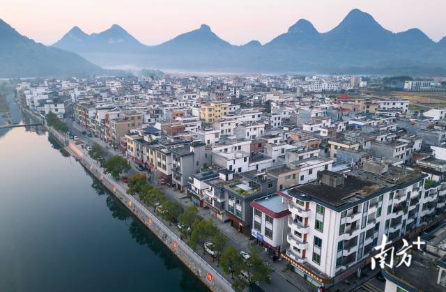 保安鎮(zhèn)街頭。